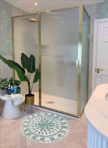 Tips For Finding The Right Brushed Brass Shower Screen 
