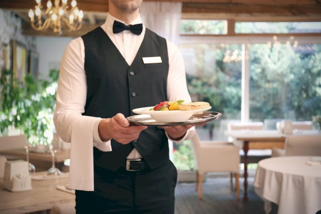 Crafting A Fine-Dining Experience: Tips For Building A Small Luxury Restaurant 3 Crafting A Fine-Dining Experience: Tips For Building A Small Luxury Restaurant 2