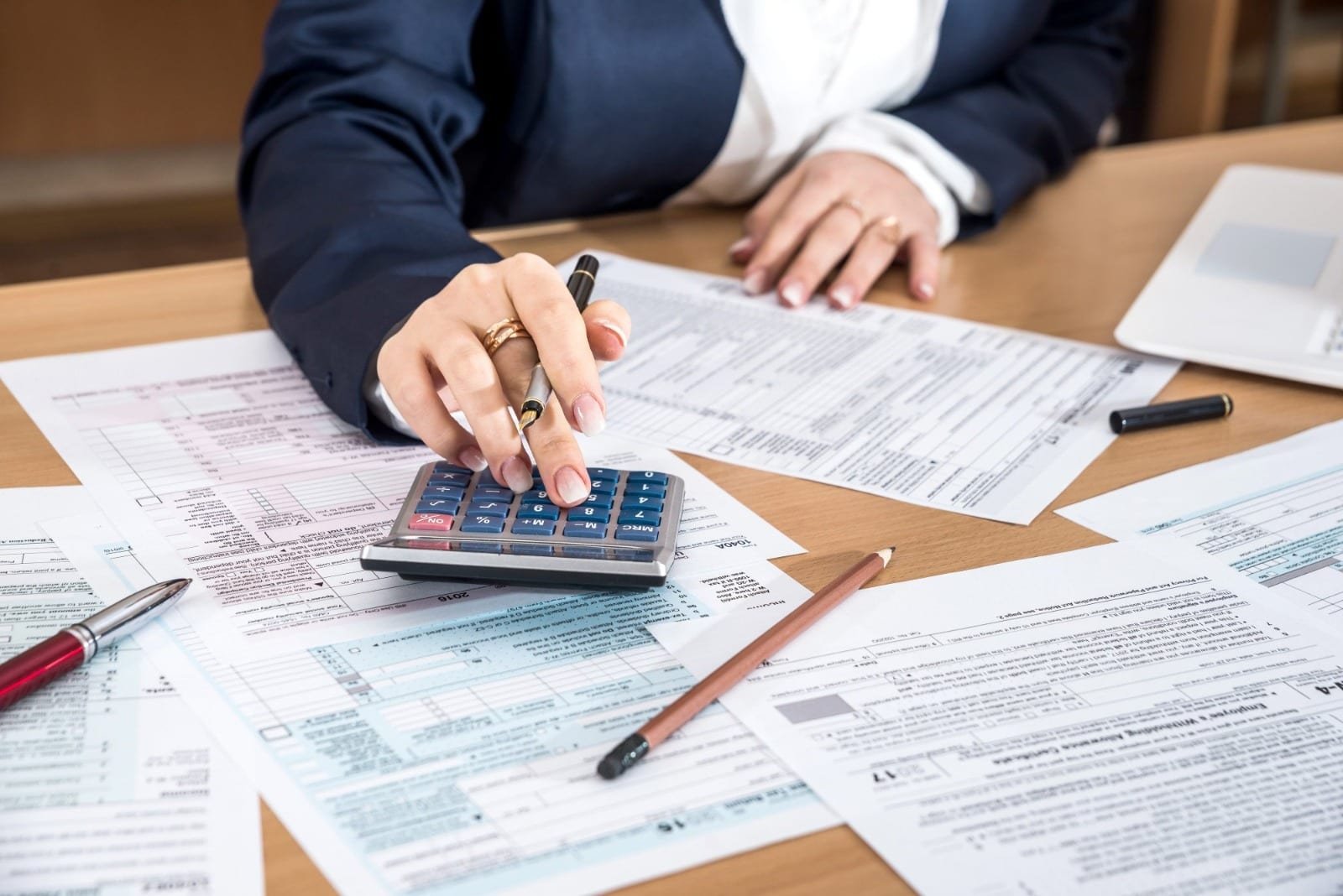 5 Benefits Of Working With A Professional Accountant