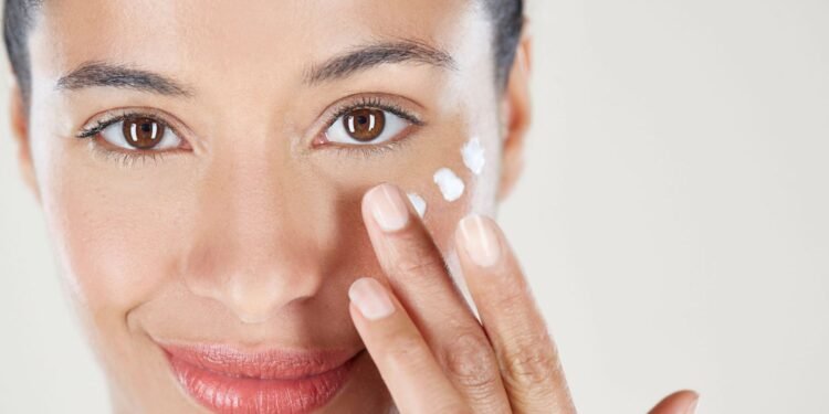 Unlocking The Potential Of Retinol For Radiant Undereyes