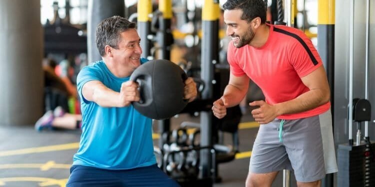 Setting Fitness Goals With A Gym Personal Trainer