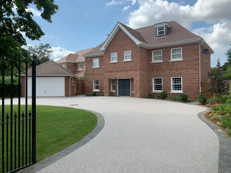 Comfort Meets Style: Transforming Pubs and Resorts into Welcoming Retreats with Superior Furniture Choices